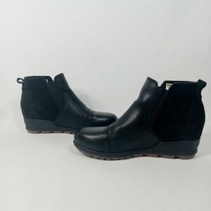 SOREL Evie Pull-On bootie in black waterproof leather and suede Womens Size 8.5